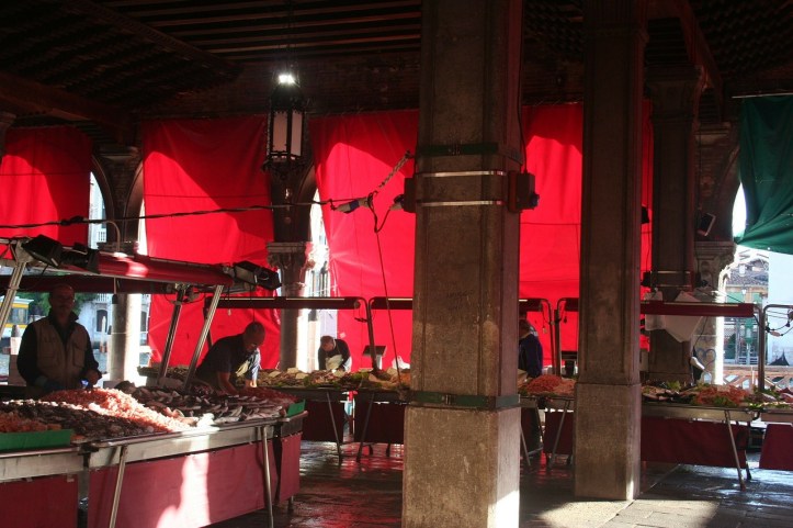 farmers-market-175884_1280